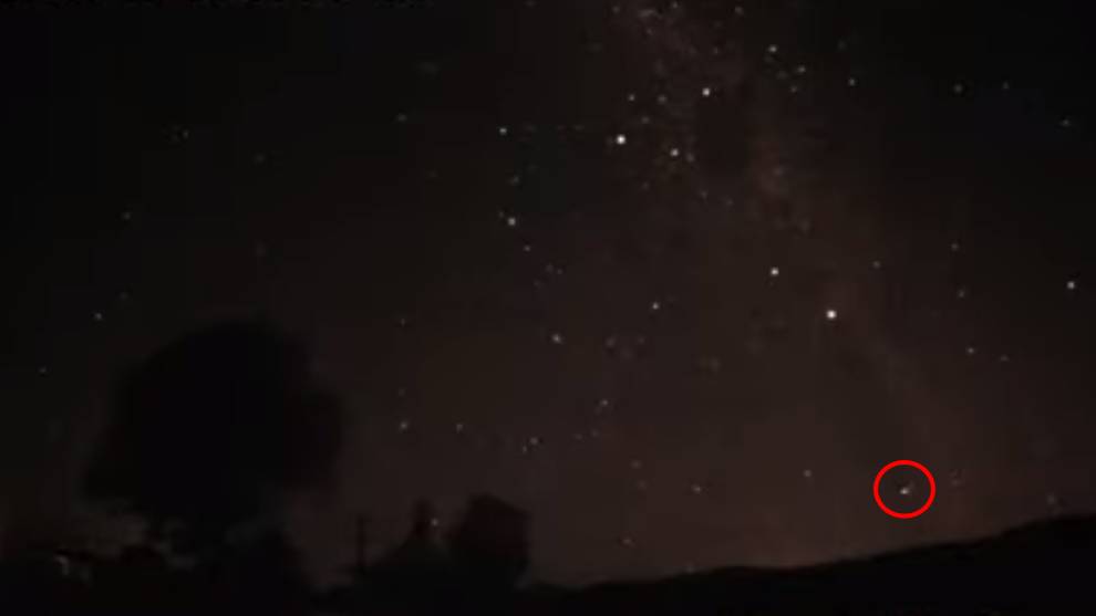 ¿Ovnis? Publican videos de extraños objetos moviéndose en el cielo