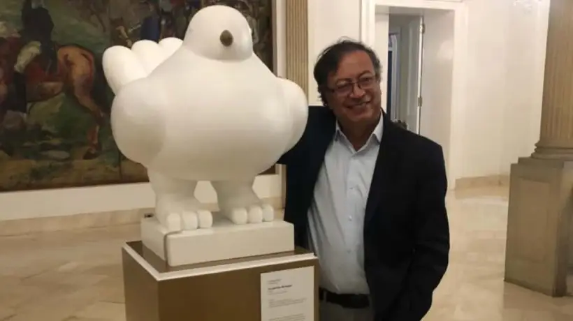 Gustavo Petro pide trasladar la escultura 'La Paloma de la Paz', de Fernando Botero, al Capitolio Nacional