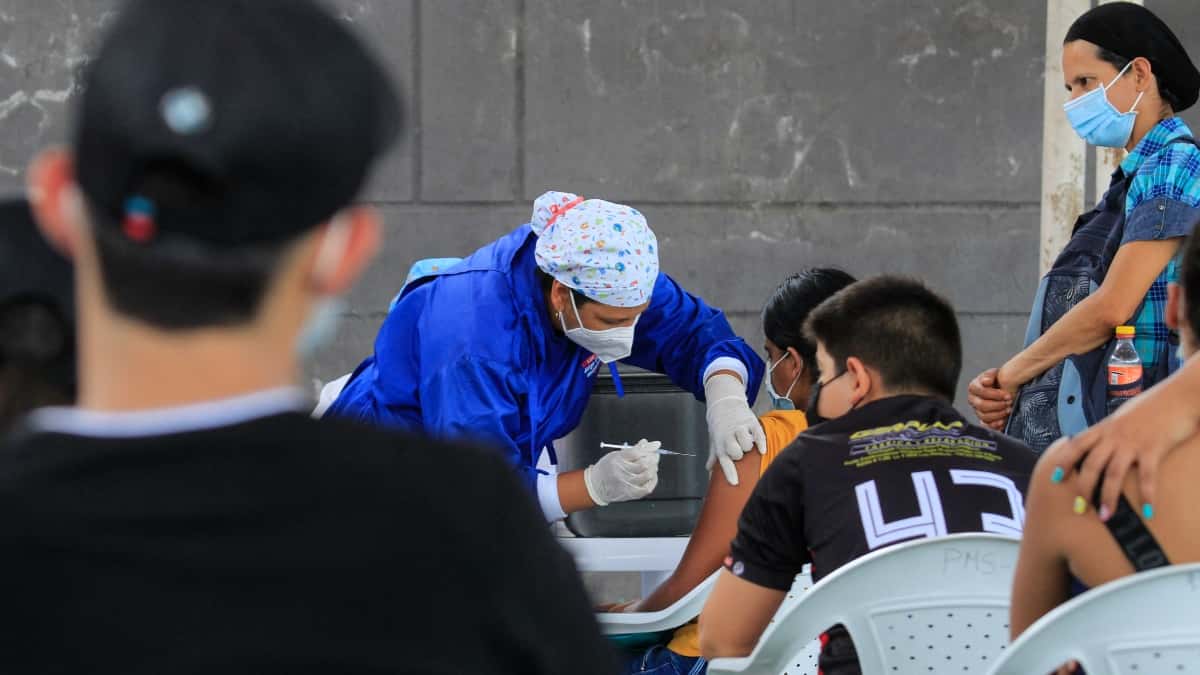 El INS reveló la fecha hasta cuando iría la pandemia en Colombia