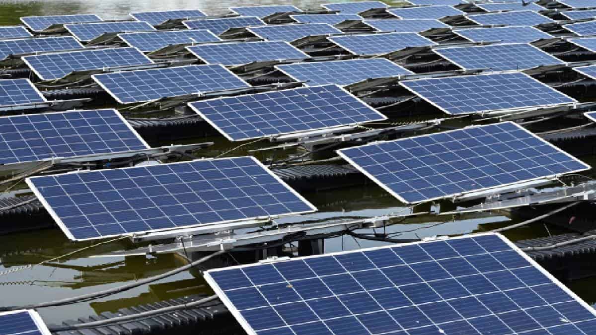 Singapur crea central solar flotante más grande del mundo.