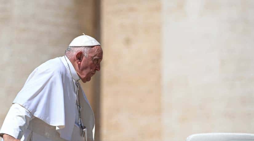 Papa Francisco será operado del estómago de urgencia