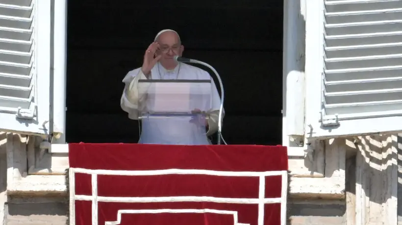 Papa Francisco pide crear el "derecho a no migrar para permanecer en la propia tierra"