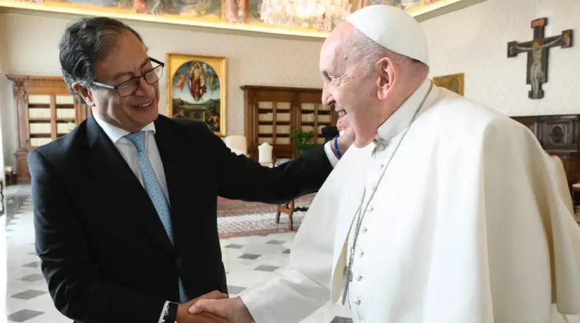 Presidente Petro se reunió con el papa Francisco en el Vaticano.