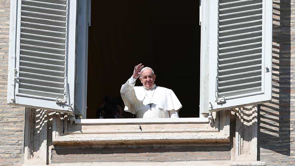 El papa dice que evasores de impuestos tienen parte de culpa por crisis de coronavirus