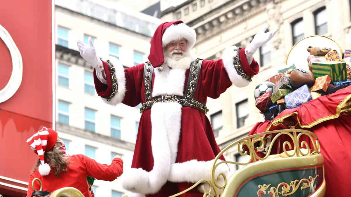 Papá Noel es "inmune" al covid y podrá repartir los regalos: OMS