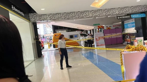 Expareja murió por inhalar extraño polvo en centro comercial de Medellín, ¿qué se sabe? Expareja murió por inhalar extraño polvo en centro comercial de Medellín, ¿qué se sabe?