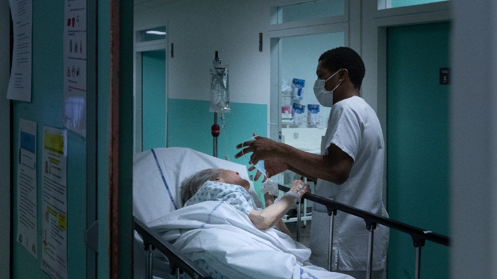 Alarma por incremento de ocupación UCI en París