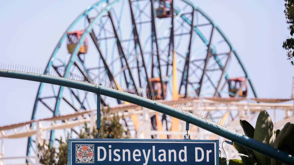 Lo que deben hacer los parques de diversiones en California para reabrir