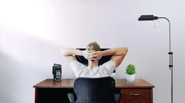 ¿De cuánto son las pausas activas que deberían tener los trabajadores durante su jornada laboral?