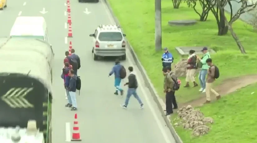 Peatón respuesta a Noticias RCN por no usar puente peatonal