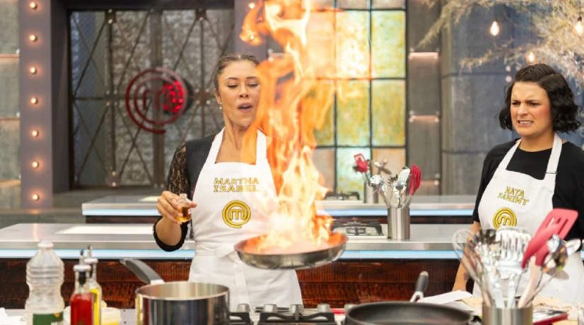 Sube la temperatura en MasterChef Celebrity: ¿Martha, Carolina y el 'delantal de la discordia'?