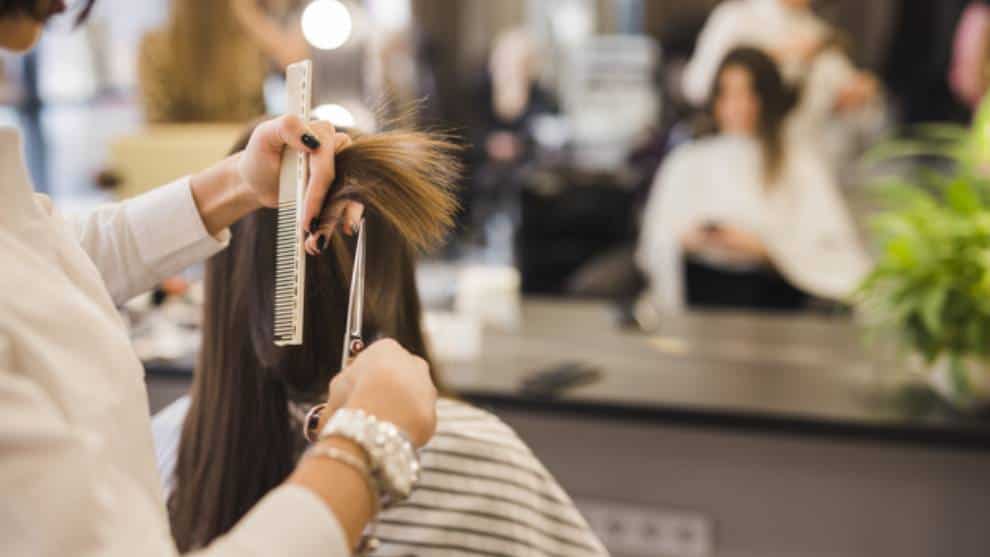 ¿Se reactivan las peluquerías? FND emite solicitud para su apertura
