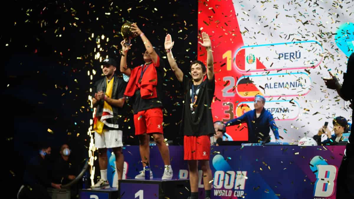 Perú, campeón del Mundial de Globos de Piqué e Ibai