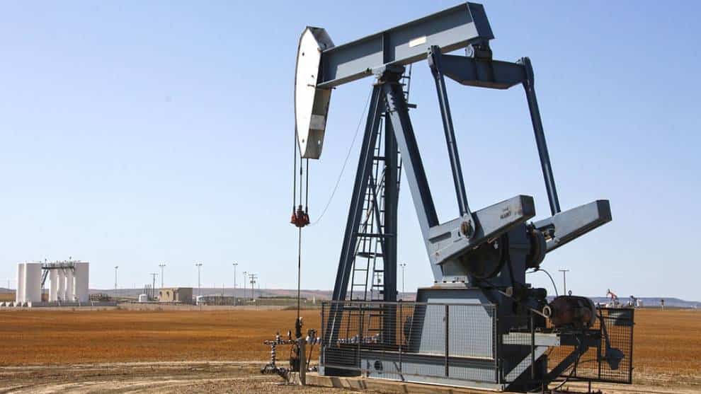 Países productores de petróleo acuerdan recorte de la producción