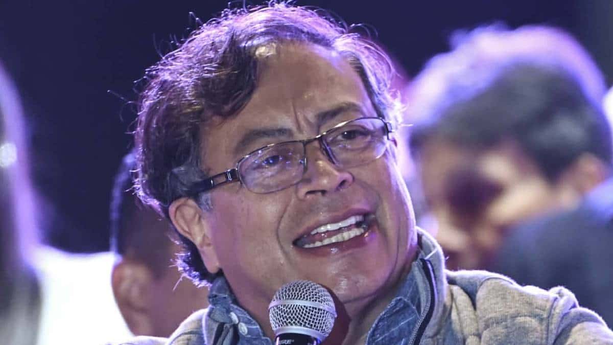 Gustavo Petro niega tener una casa en Italia
