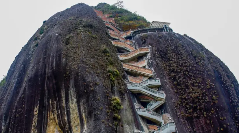 Reabren el acceso a la cima de la Piedra del Peñol en Guatapé