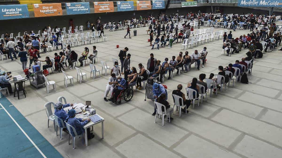 Vacunación contra covid se integrará a programa regular de Minsalud