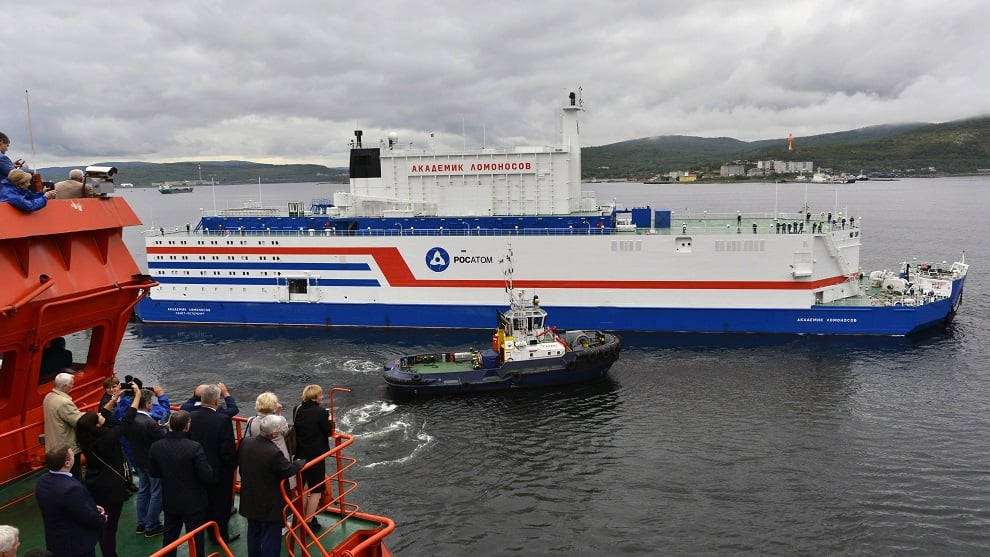 El “Akadémik Lomonósov” de Rusia, la primera central nuclear del mundo que operará en el mar.