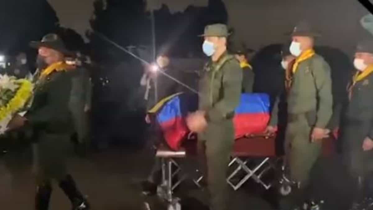 Rinden honores militares a policía que perdió la vida en operativo contra ‘Otoniel’