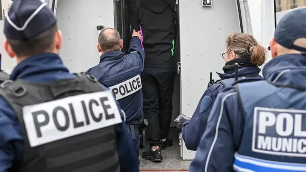 Brutal agresión a la salida de clase terminó en la muerte de un estudiante de 15 años en Francia