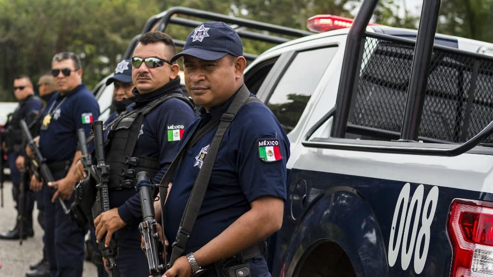 Un hombre apuñaló a sus 6 hijos e intentó quemarlos en su propia casa