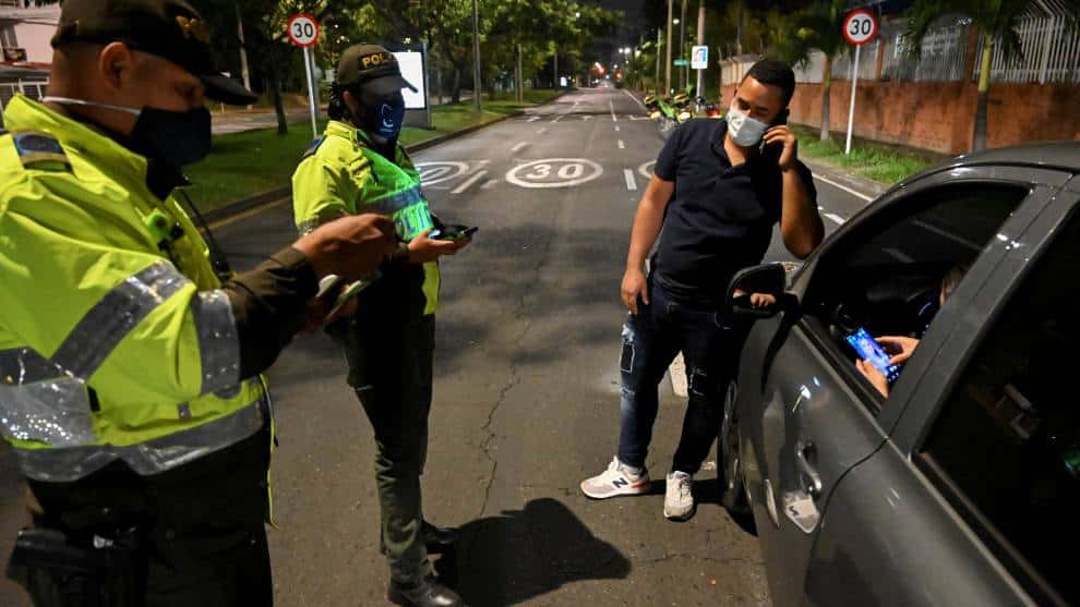 Avanzan los controles de la Policía para evitar viajes en este puente festivo