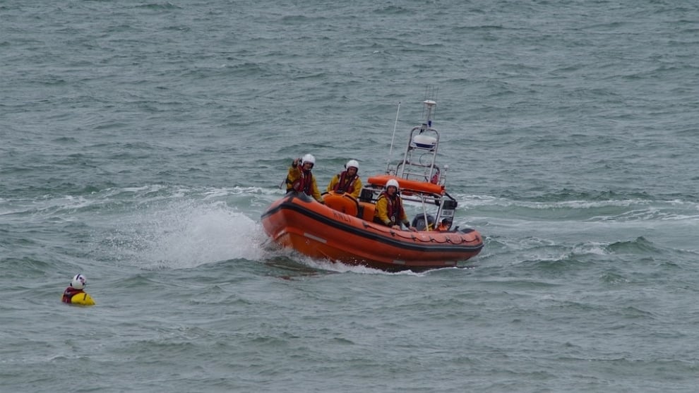 Rescatan a un centenar de migrantes en el Mediterráneo