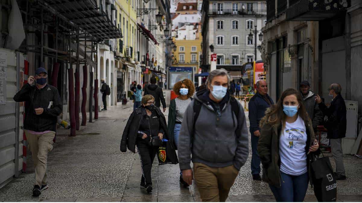 Portugal prepara toque de queda por triplicación de contagios por covid-19