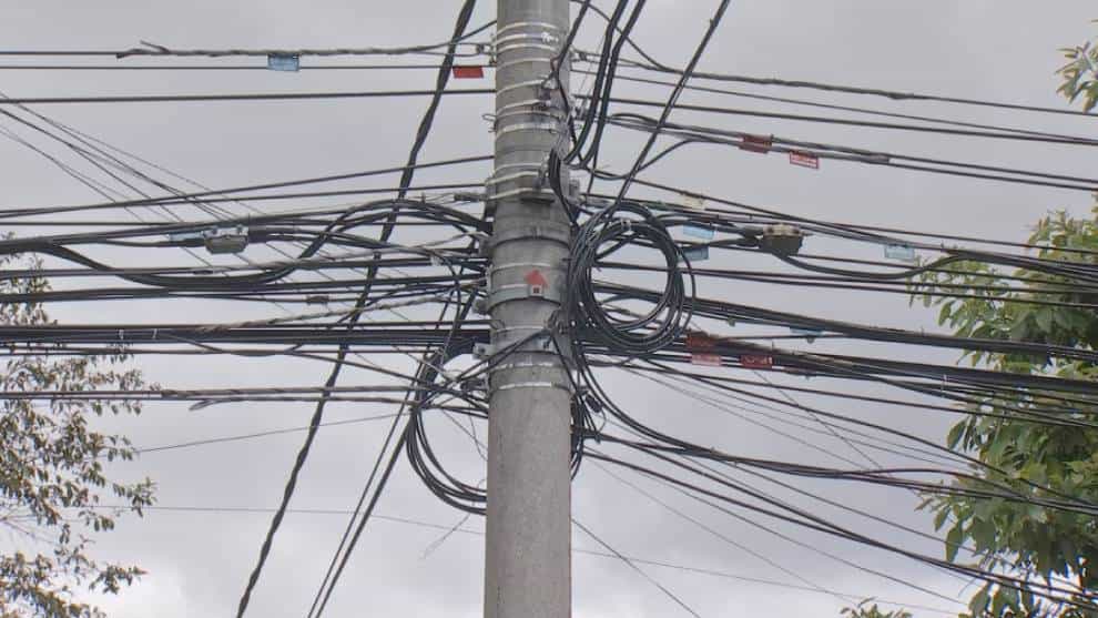 Así es el estado de los postes eléctricos en siete ciudades de Colombia
