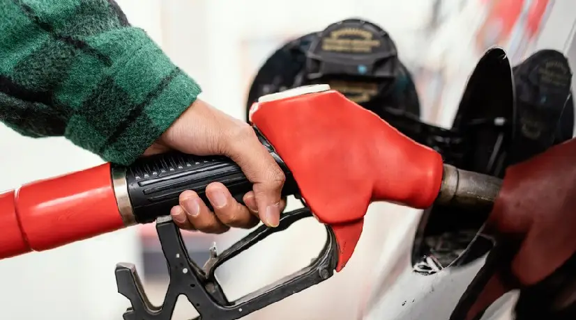 Precio del galón de la gasolina aumentará $600 en enero de 2024.