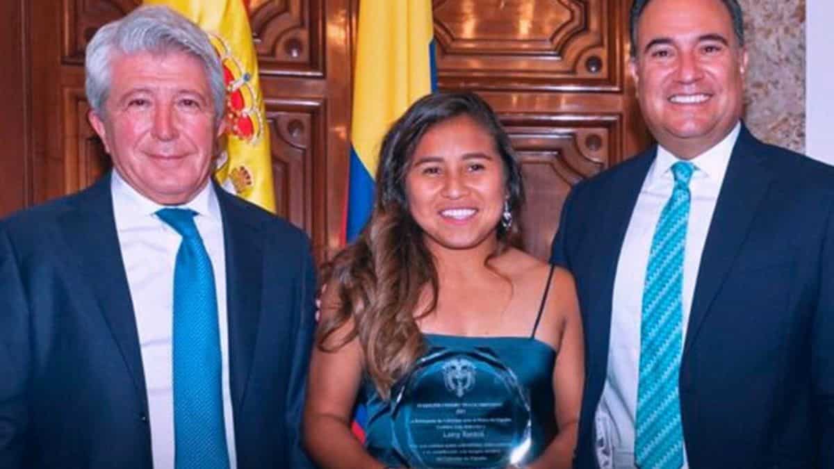 Falcao y Leicy Santos, condecorados en España