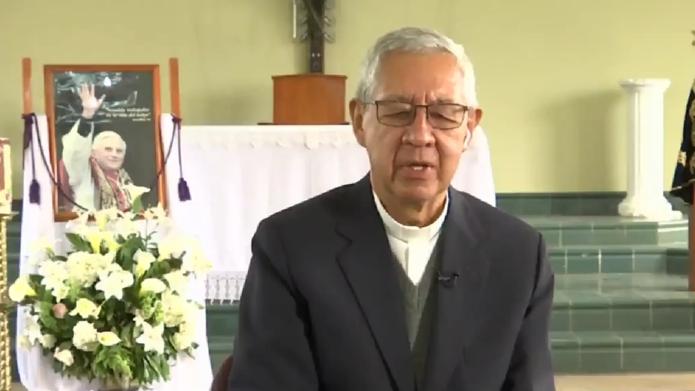 El presbítero Luis Alberto Roballo y su cercanía a Benedicto XVI