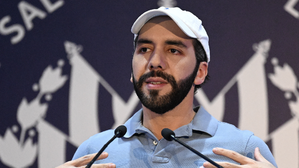 Nayib Bukele pidió a El Salvador mantener régimen de excepción contra pandillas: se cierran las urnas