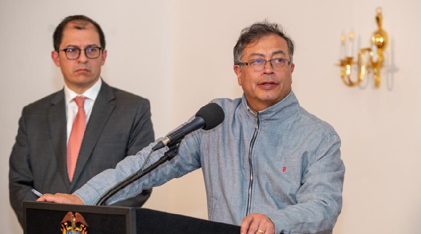 Presidente Petro señala una "ruptura institucional" por investigaciones de la Fiscalía.