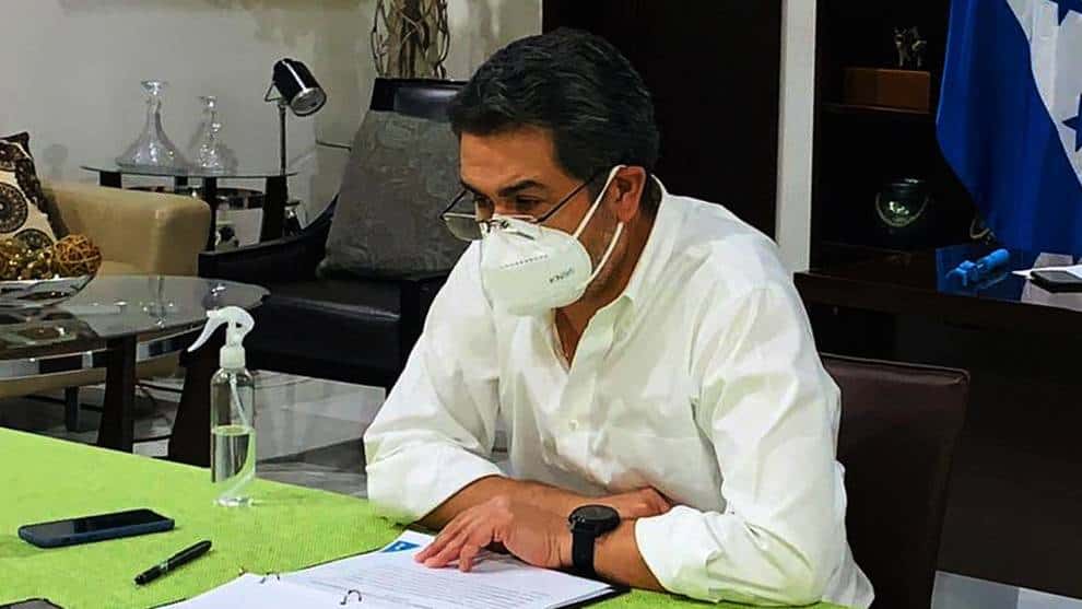 Presidente de Honduras anuncia que su prueba del covid-19 dio negativa