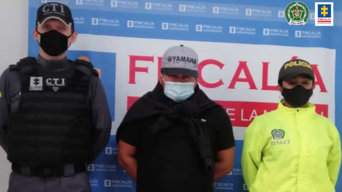 Hombre presuntamente abusó de amiga de su hijastra