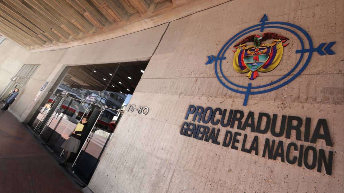 Procuraduría abre investigación a Mayorquín por tráfico de influencias