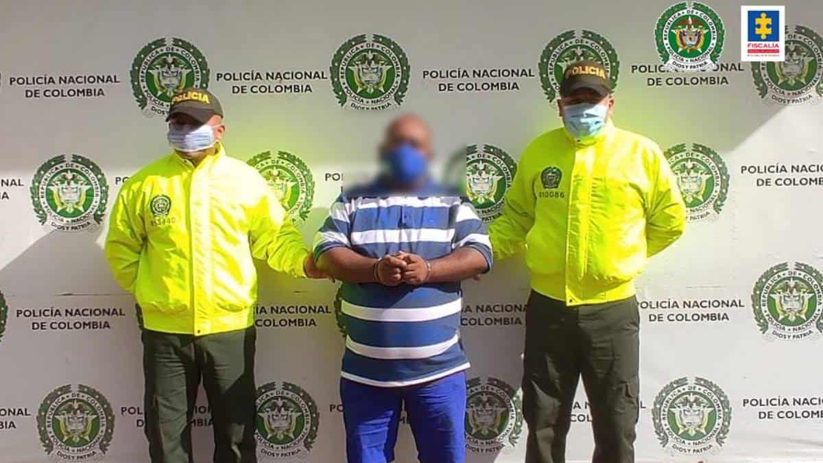 Cárcel para profesor que habría abusado sexualmente de dos alumnas