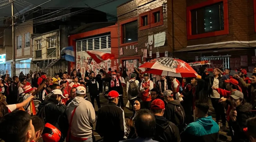 Hinchas de Independiente Santa Fe exigen la salida de Eduardo Méndez del club