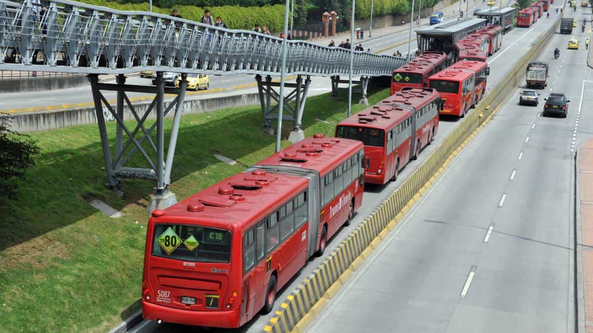 Avanzan manifestaciones por el alza en pasajes de Transmilenio y SITP