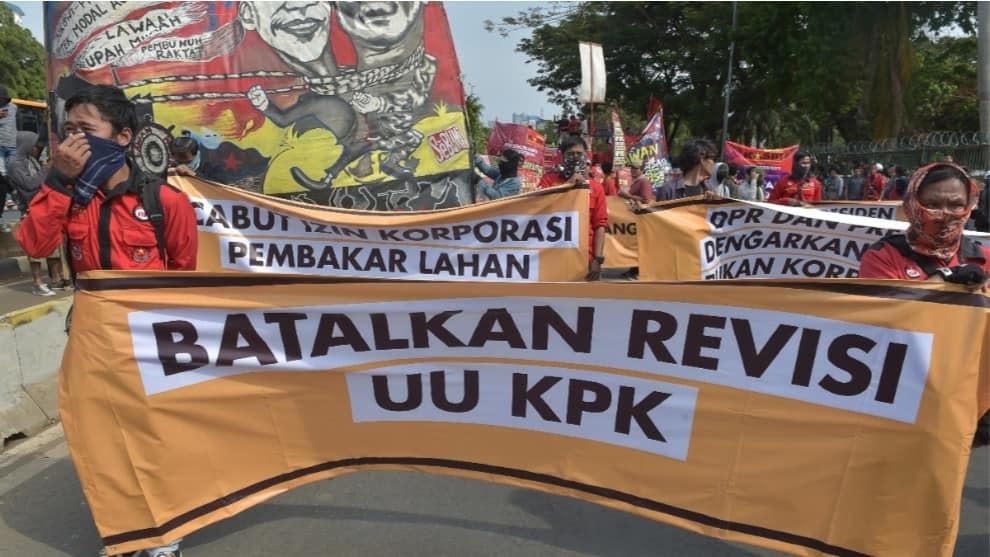 Siguen las protestas en Indonesia ante la posible aprobación de ley que criminaliza las relaciones sexuales fuera del matrimonio