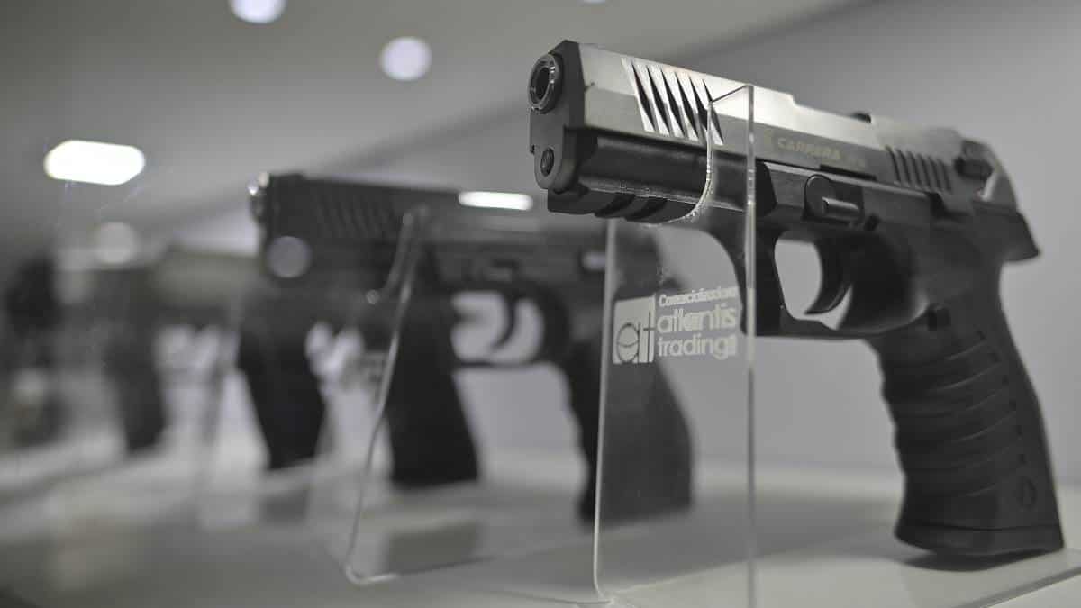Proyecto de ley permitiría venta de armas por empresas extranjeras