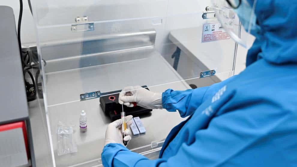 Con test de saliva de Yale buscan detectar ahora el coronavirus