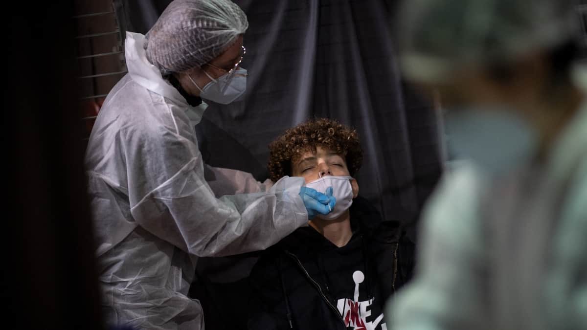 Los lugares donde puede realizarse la prueba covid gratis en Bogotá este viernes