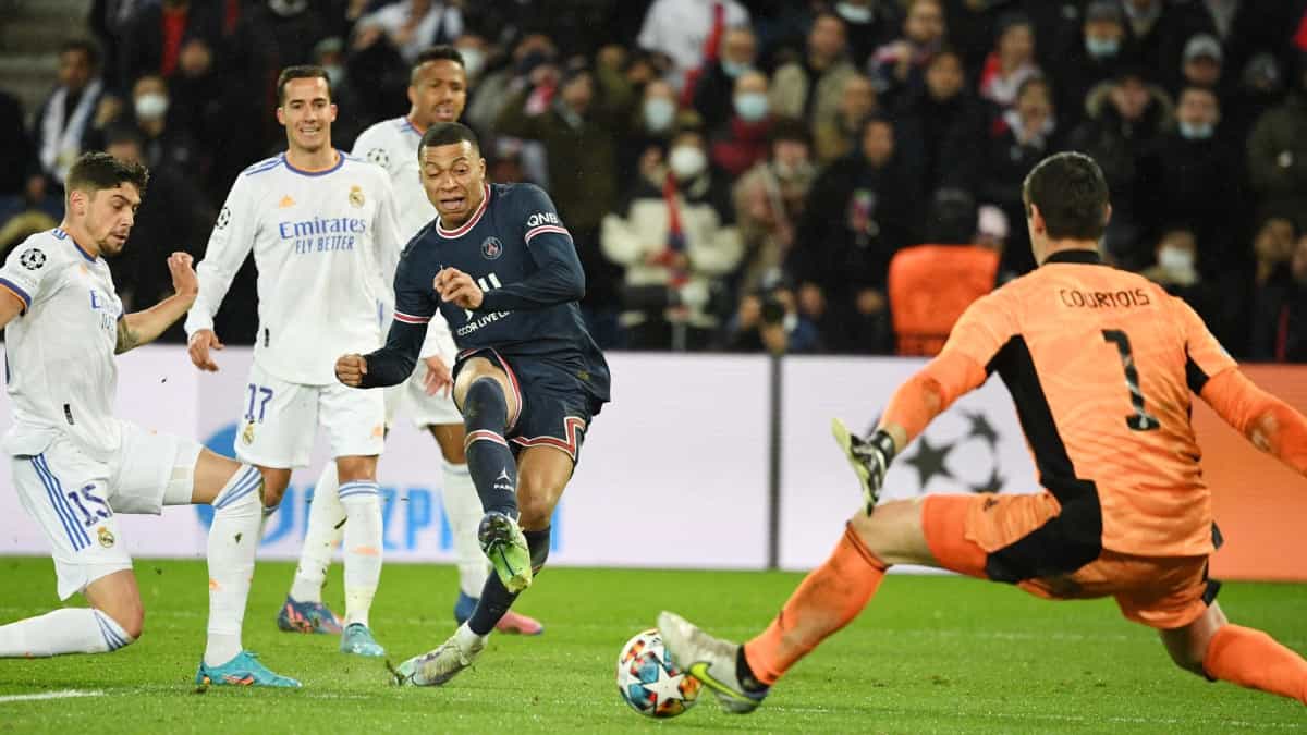 Mbappé marcando el gol de la victoria del PSG contra Real Madrid