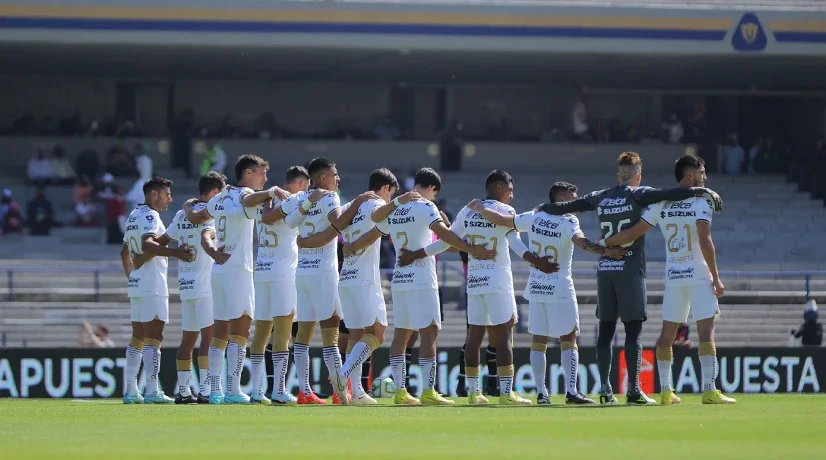 Homenaje equipo de Dani Alves a Pelé