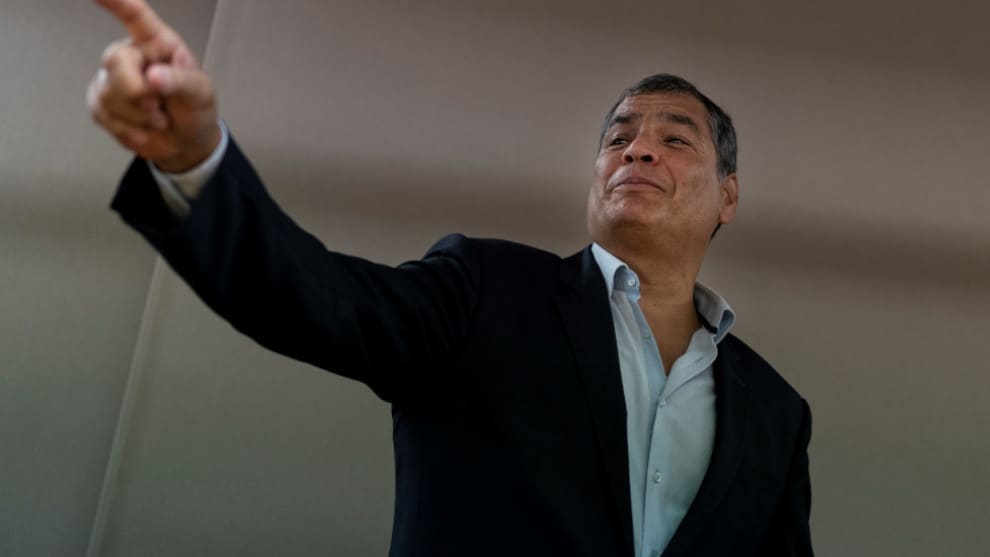 Correa también rechazó las investigaciones en su contra. Foto: AFP