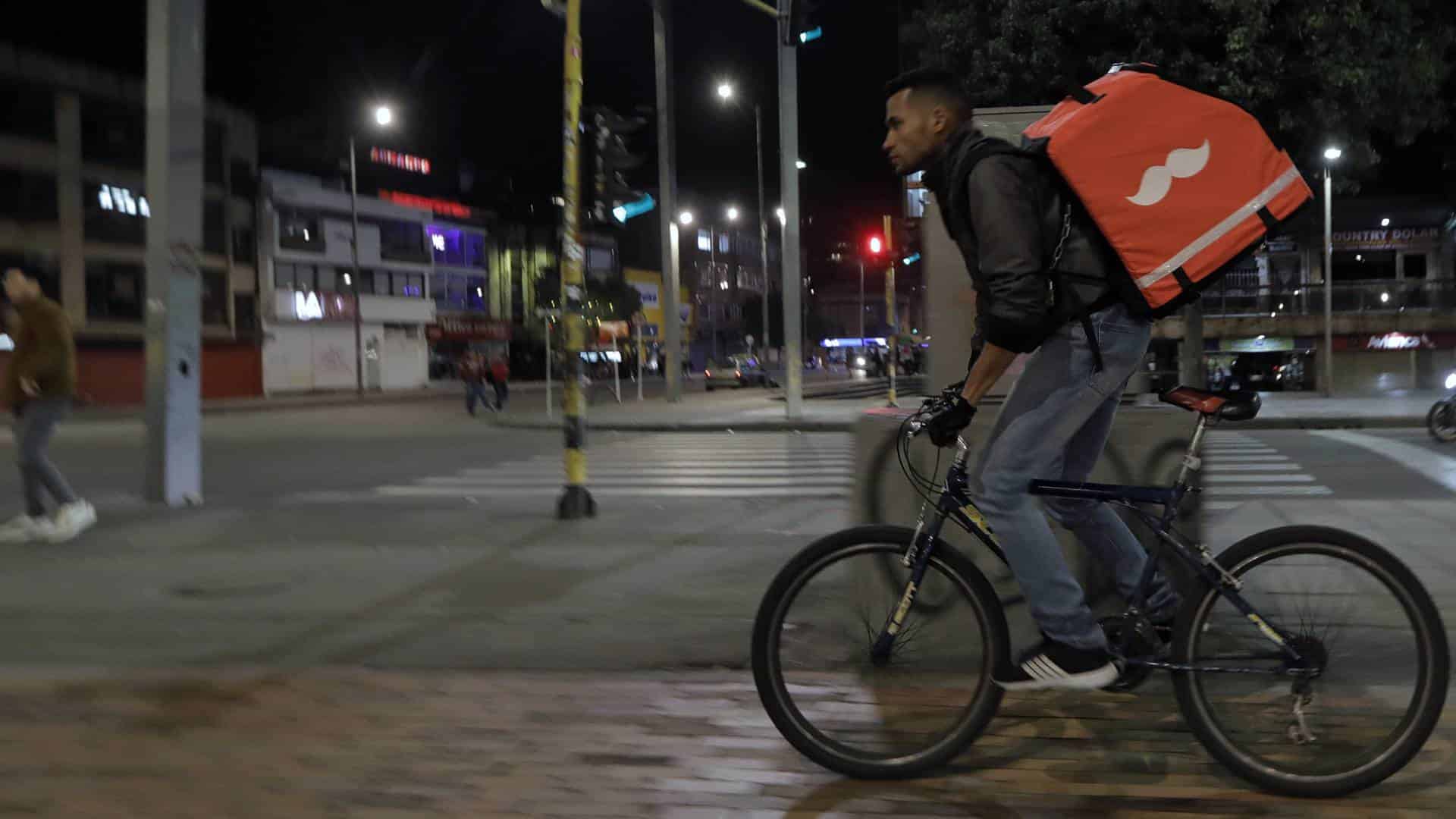 La Superintendencia afirmó que hubo un "incumplimiento parcial" de una orden para que los consumidores pudieran acceder a información sobre el trámite y tiempo de respuesta. Foto: AFP