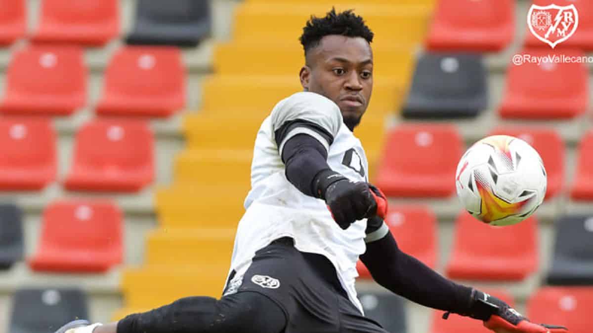 Iván Arboleda disputó su primer partido con el Rayo Vallecano