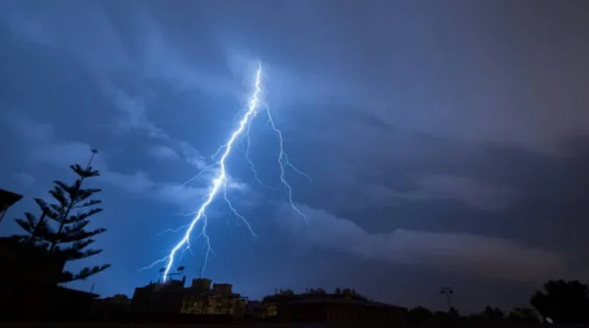 Rayo impactó a comunidad en un juego de fútbol en El Tambo